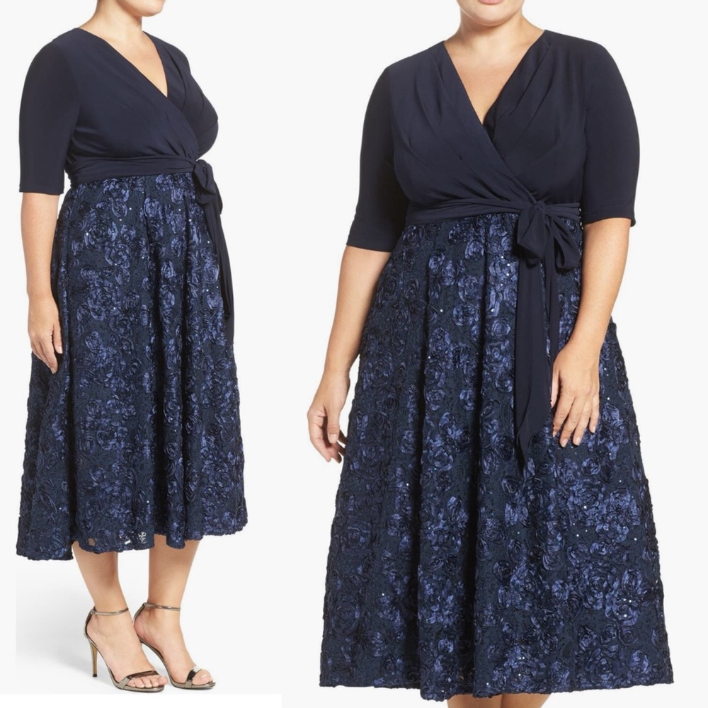 Alex Evenings Plus Size Surplice
Rosettes Dress - Navy Blue Size 18W or 22W - Picture 5 of 13